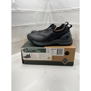 Muck Boot Company Women's Outscape Low Neoprene Booties in black/gray